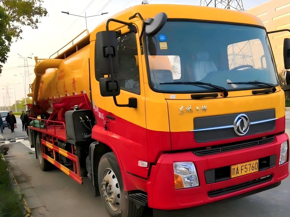 高压清洗管道车